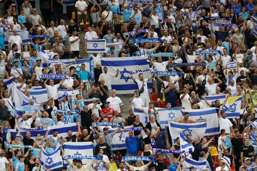 Os jogos em Israel estão suspensos pela UEFA