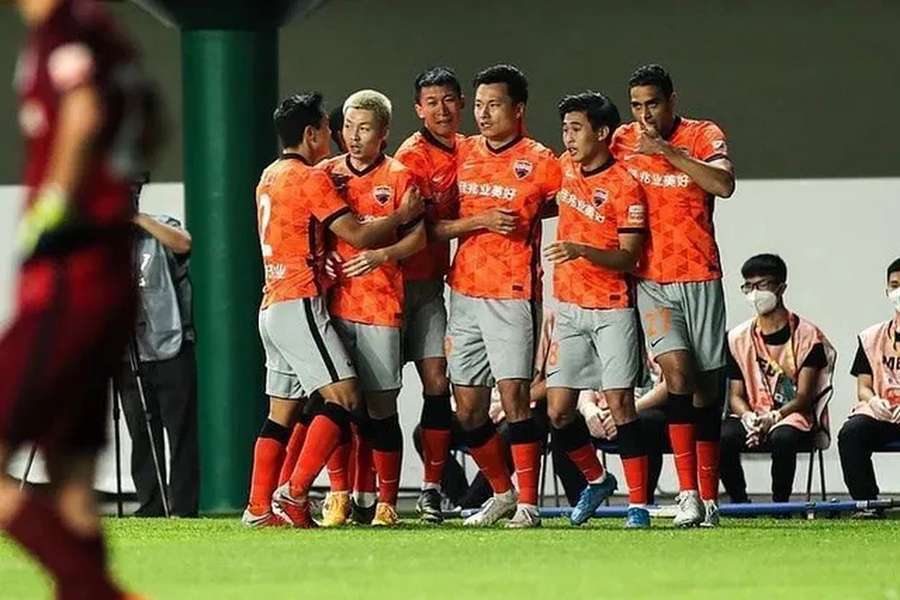 A festa dos jogadores do Henan FC