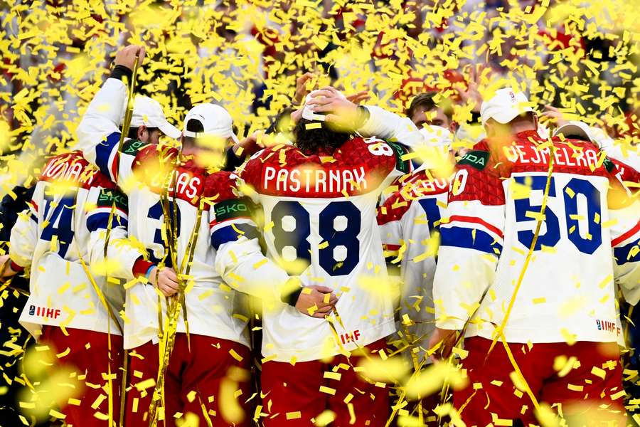 Čeští hokejisté získali zlato na MS po 14 letech