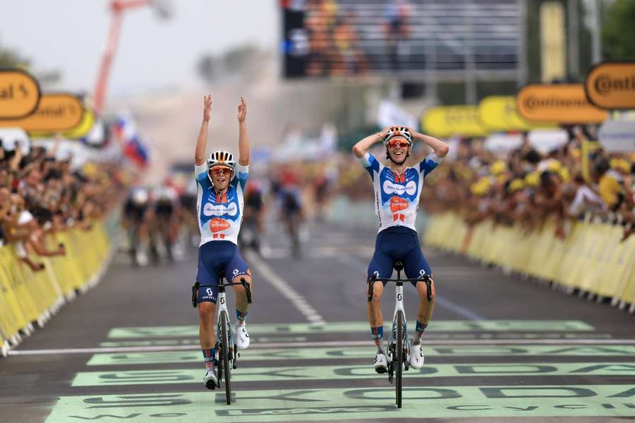 Romain Bardet wygrał pierwszy etap Tour de France, który rozpoczął się we Włoszech