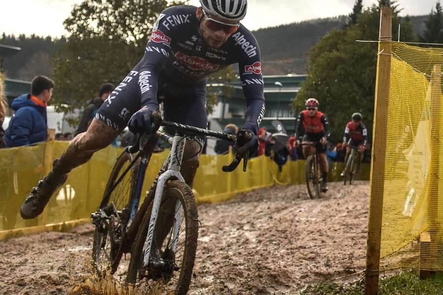 Van der Poel in de modder