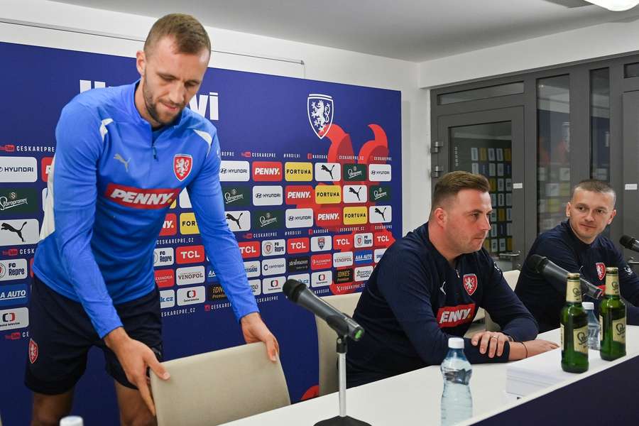 Záložník Tomáš Souček přišel o pozici kapitána národního týmu.