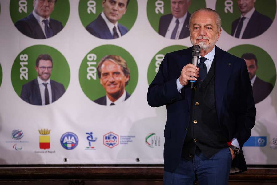 De Laurentiis descansou os adeptos do Nápoles