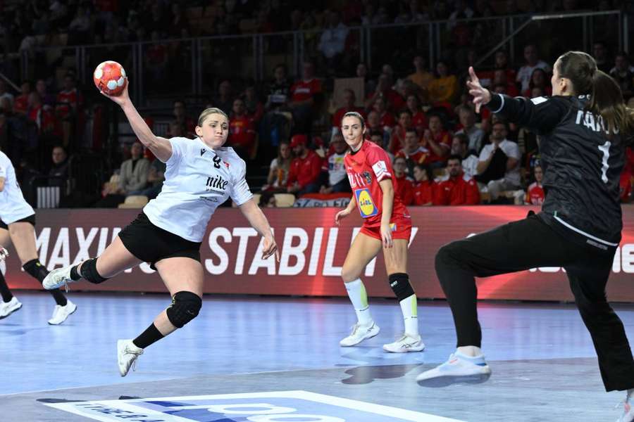 Kristína Pastorková v akcii. Kristína Pastorková v akcii.