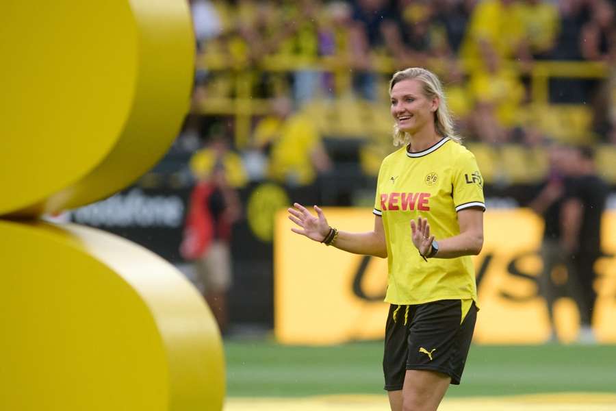 Alexandra Popp will mit dem BVB in die 2. Bundesliga aufsteigen. Alexandra Popp will mit dem BVB in die 2. Bundesliga aufsteigen.