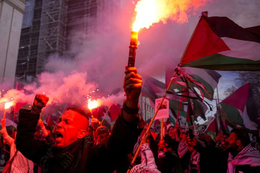 Manifestação pró-Palestina em Oslo antes de Noruega x Israel