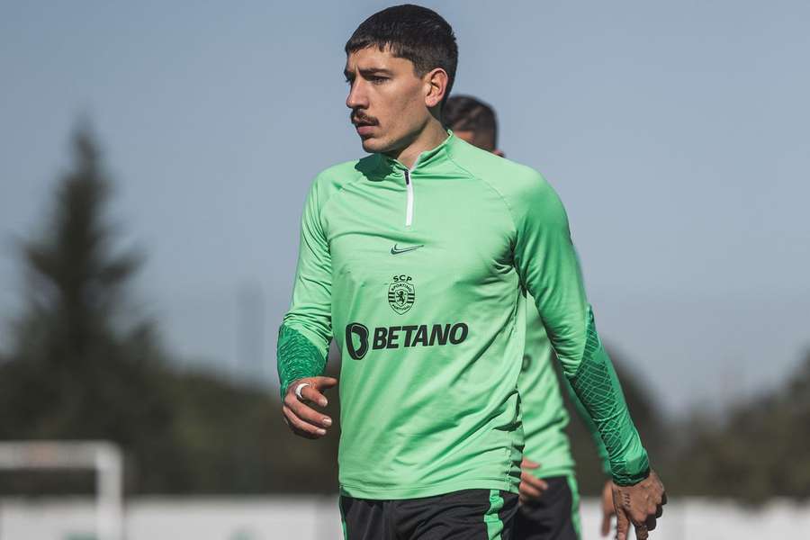 Bellerín está a postos para a estreia pelo Sporting