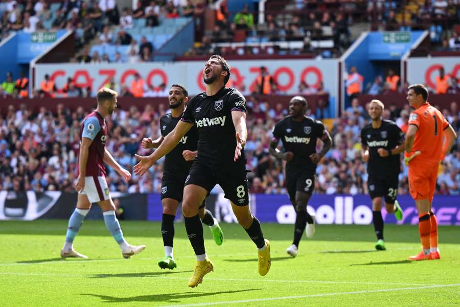 Pablo Fornals celebrates West Ham's first goal of the season