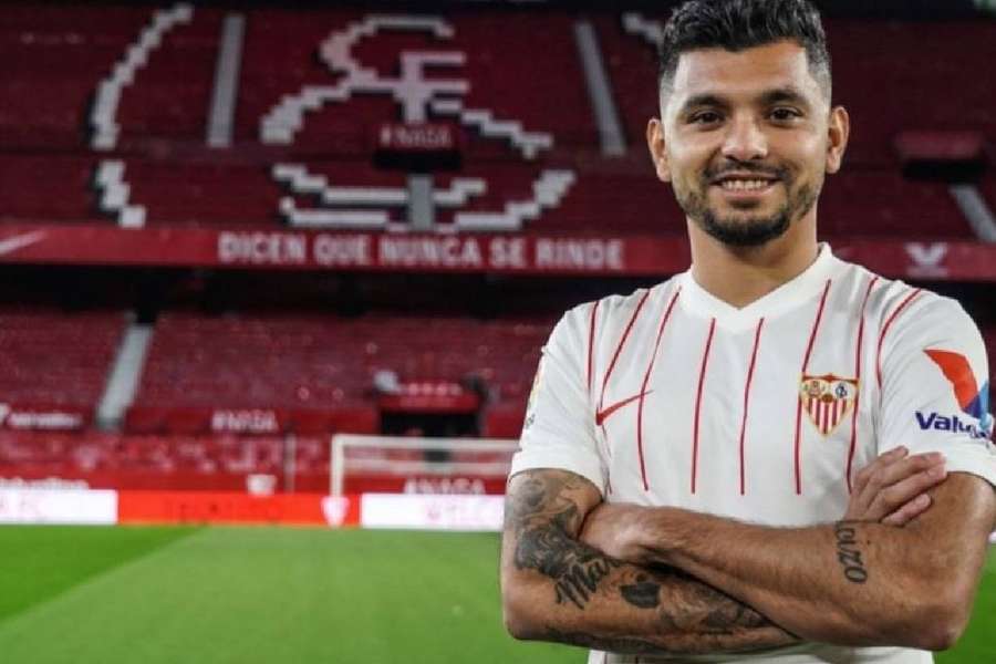 Jesús Corona sofreu lesão grave no tornozelo e fez apenas quatro jogos pelo Sevilla