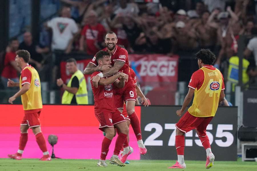 Ruocco celebra após o golo da vantagem Ruocco celebra após o golo da vantagem
