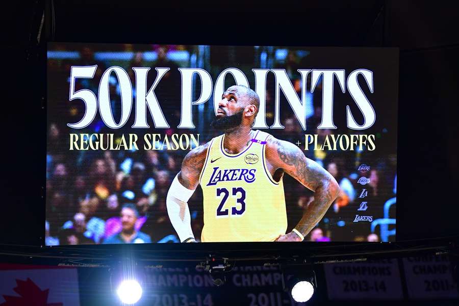 LeBron James jako první v historii NBA překonal hranici 50 tisíc bodů LeBron James jako první v historii NBA překonal hranici 50 tisíc bodů