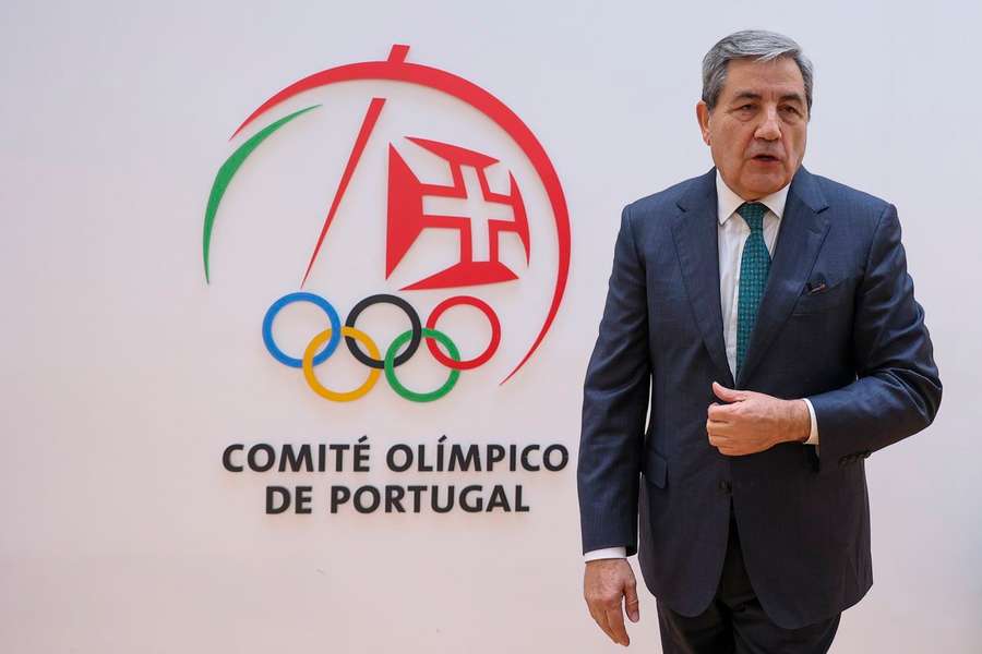 Fernando Gomes em disputa com Laurentino Dias