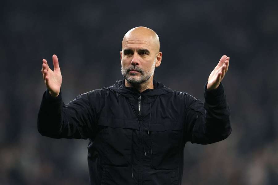 Pep Guardiola, treinador do Manchester City