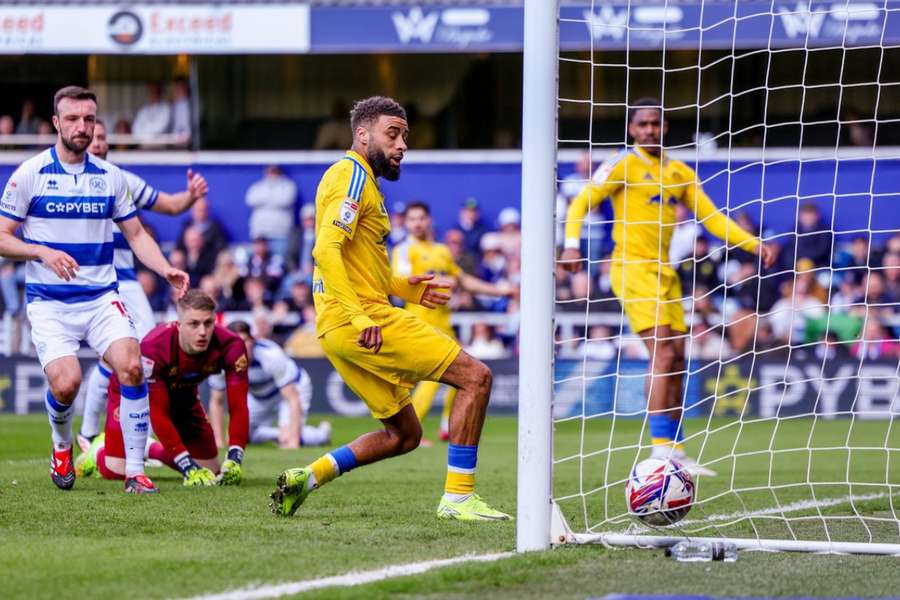 Leeds United defender Junior Firpo scores to make the score 2-1 