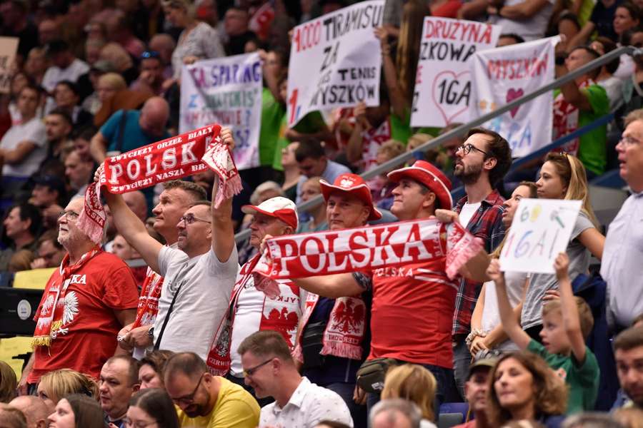 Do ochozů Ostravar Arény dorazil obrovský počet fanoušků z Polska.