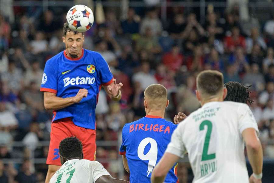 Fază din partida FCSB - Auda