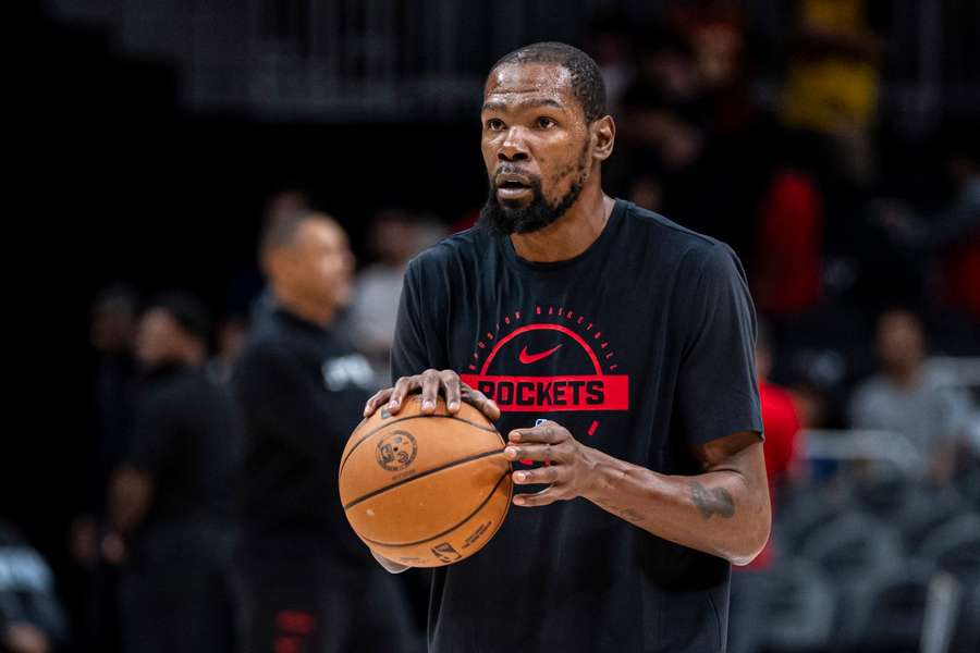 Kevin Durant has agreed a $90 million contract extension with Houston Rockets