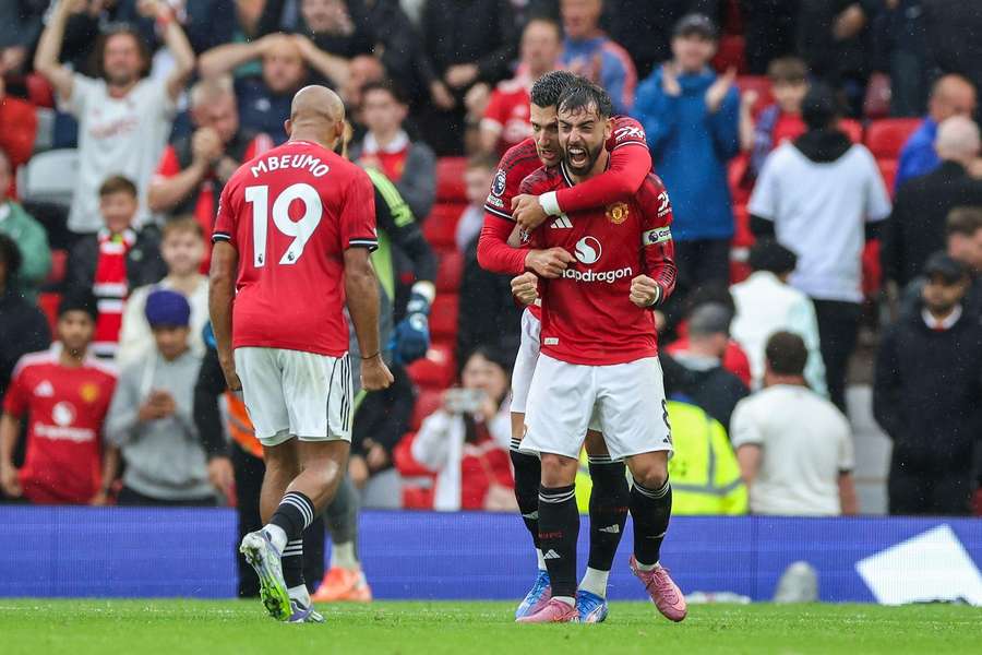 Bruno Fernandes rozhodl o výhře Manchesteru United v nastavení. Bruno Fernandes rozhodl o výhře Manchesteru United v nastavení.