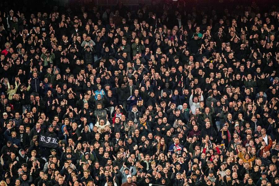 Feyenoord-fans in de wedstrijd tegen SC Cambuur