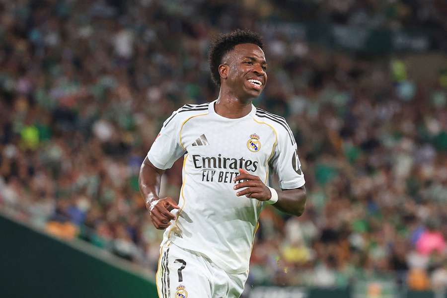 Vinicius Júnior renovou até 2032 com o Real Madrid Vinicius Júnior renovou até 2032 com o Real Madrid