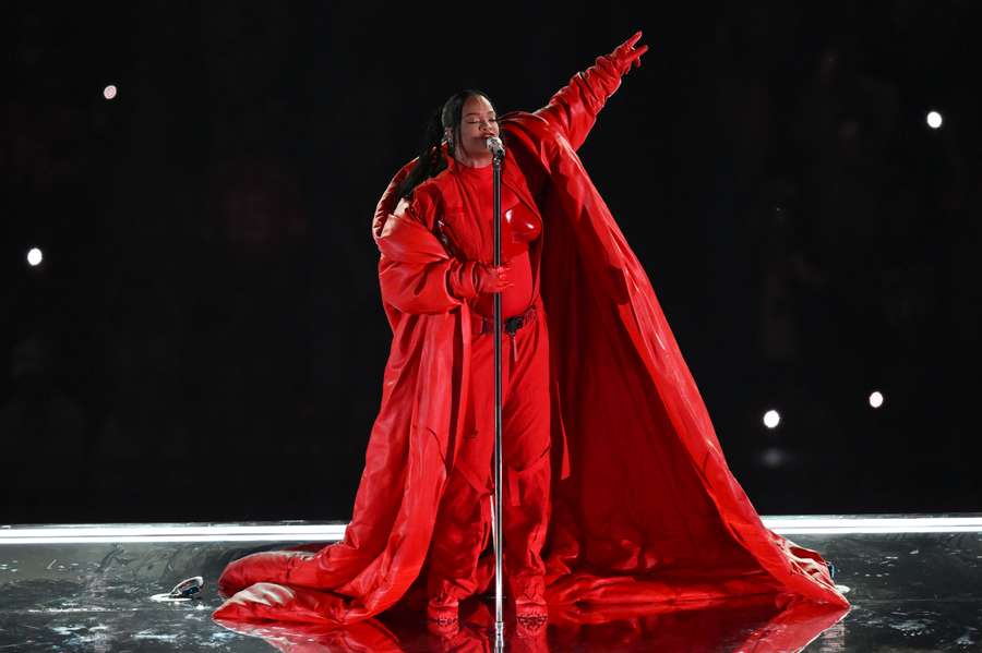 Rihanna brilló más que el diamante durante el ‘Halftime Show’ de la Super Bowl LVII
