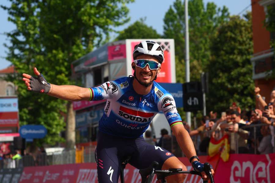 Julian Alaphilippe got back to winning ways in the Giro d'Italia 12th stage