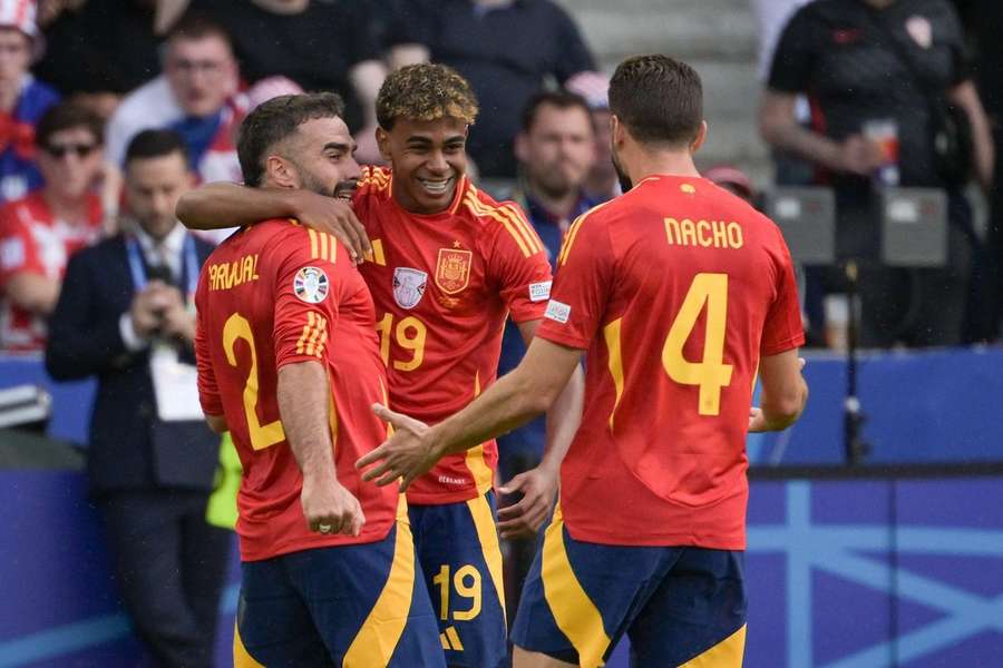 Spanien geht als leichter Favorit ins Spitzenspiel gegen Italien.