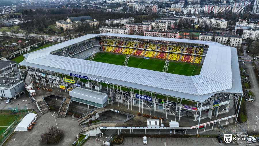 Widok stadionu w 2024 roku, świeżo po wymianie poszycia dachu