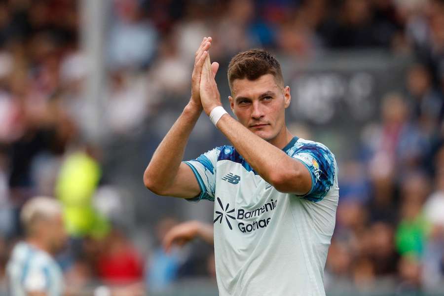 Patrik Schick skóroval proti Wehenu. Patrik Schick skóroval proti Wehenu.
