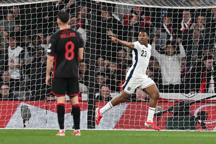 Lewis-Skelly hace historia en la victoria de Inglaterra sobre Albania