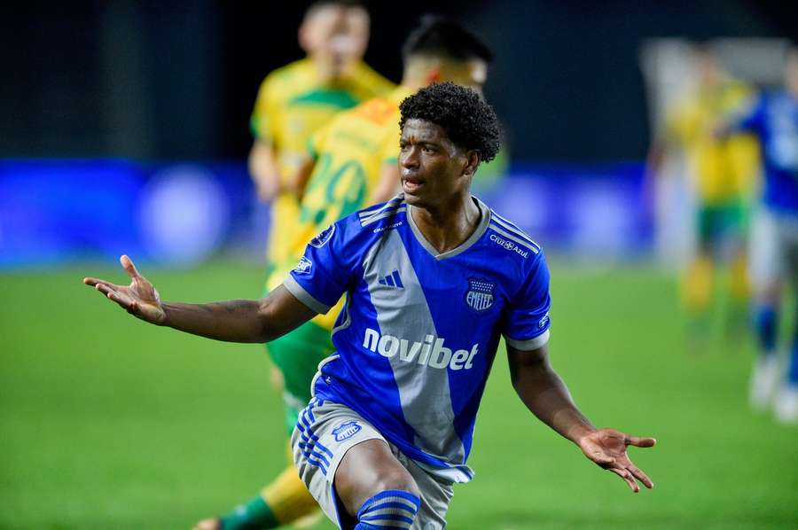 Secuestrados en su domicilio la mujer y el hijo del futbolista ecuatoriano Jackson Rodríguez.
