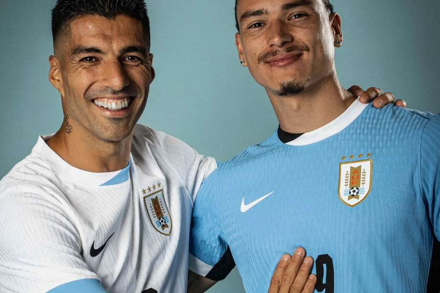 Suárez e Núñez con i nuovi colori dell'Uruguay