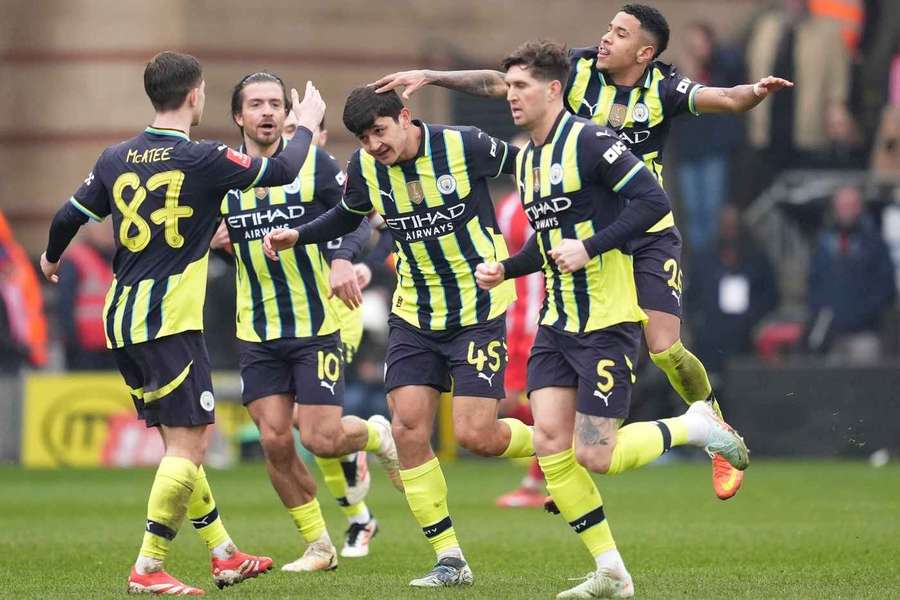 Manchester City nezažil ľahký zápas. Manchester City nezažil ľahký zápas.