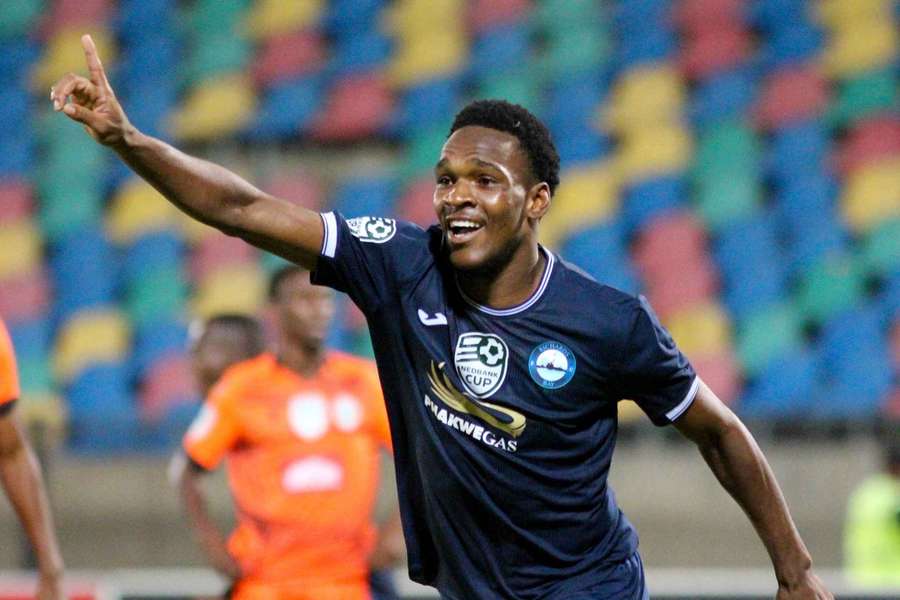 Lundi Mahala netted a hat-trick for Richards Bay in their epic 3-3 draw with Siwelele