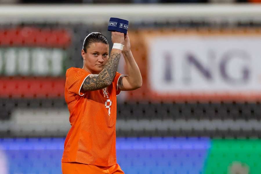 The Netherlands' Sherida Spitse waves at the fans one last time The Netherlands' Sherida Spitse waves at the fans one last time