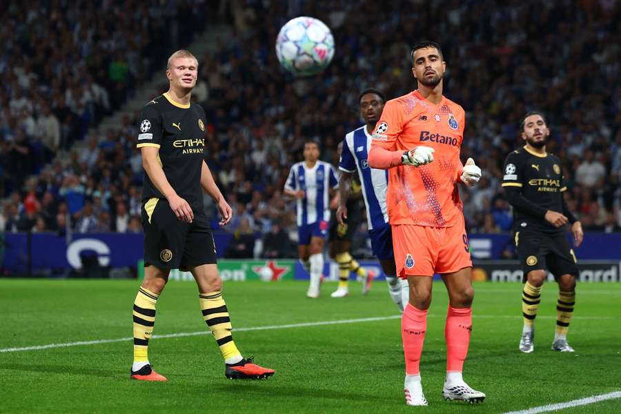 Diogo Costa diante do Manchester City Diogo Costa diante do Manchester City