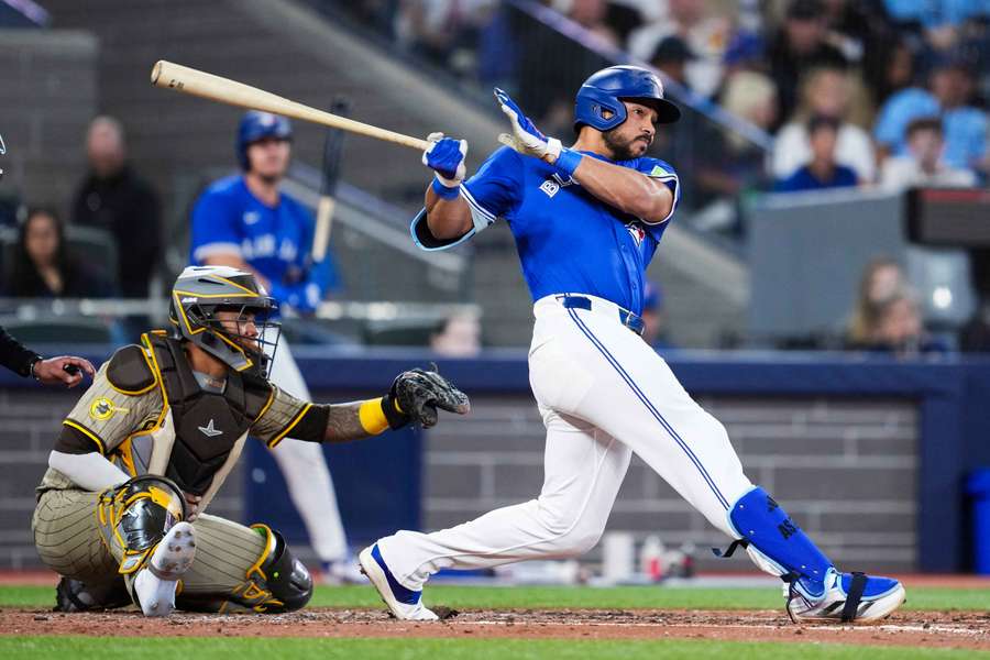 Anthony Santander hits a two-run home run against the San Diego Padres (2025)