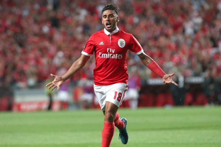 Salvio ao serviço do Benfica