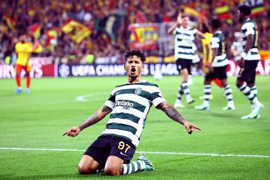 Luis Suarez celebrates Luis Suarez celebrates