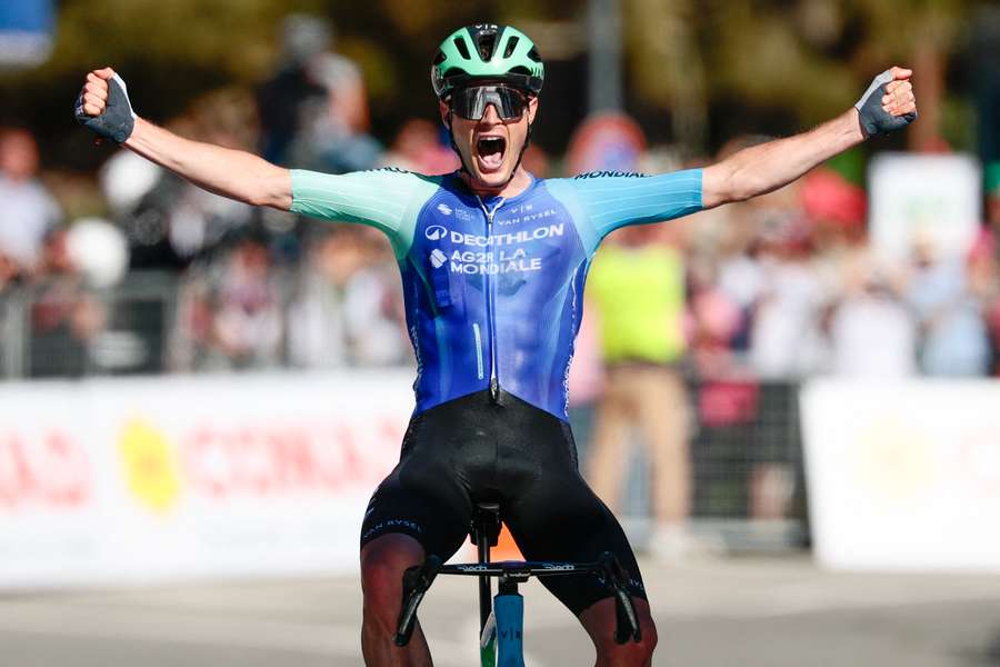 Francuz Nicolas Prodhomme najlepszy na 19. etapie Giro d'Italia, prowadzi Isaac del Toro
