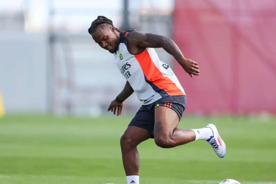 Renato Sanches foi titular diante do Bayern Munique