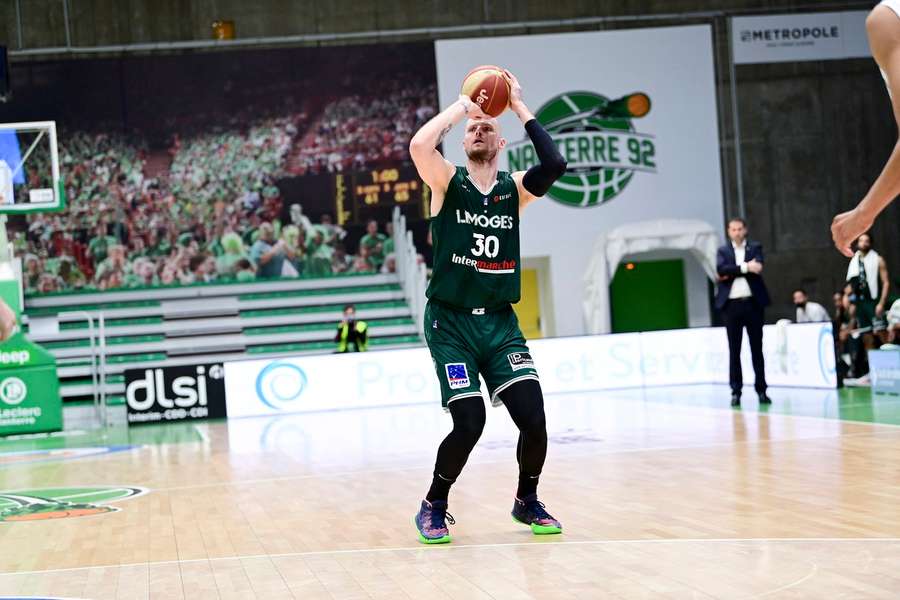 Maciej Lampe, nowy zawodnik ŁKS-u, w barwach CSP Limoges.
