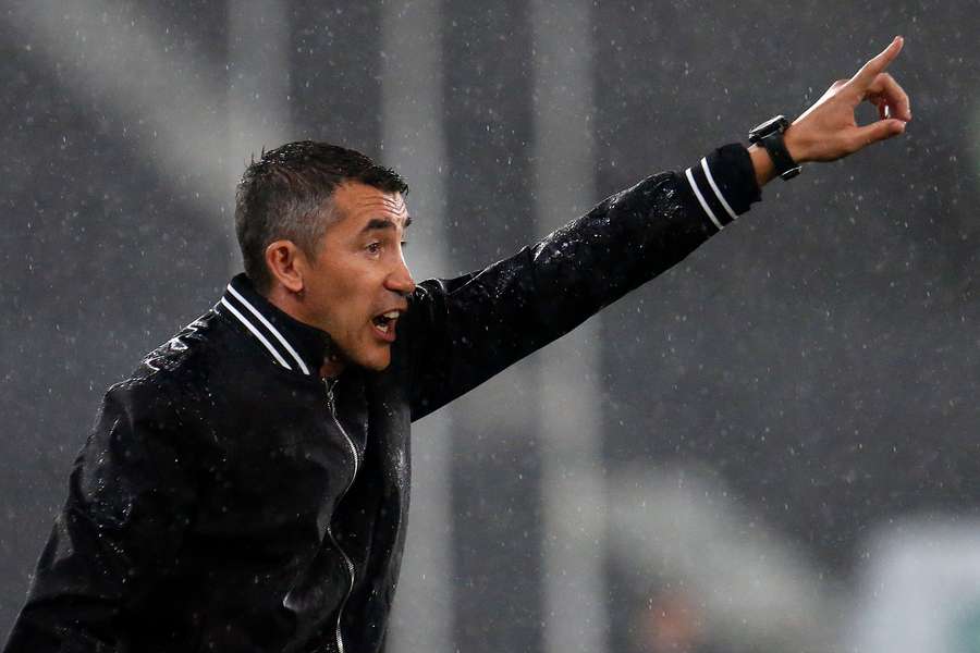 Bruno Lage estreou com empate no Nilton Santos