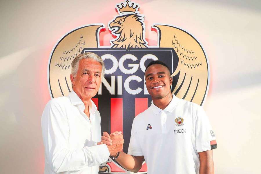 Moukoko apresentado como reforço do Nice