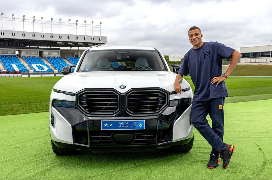 Kylian Mbappé eligió el BMW XM