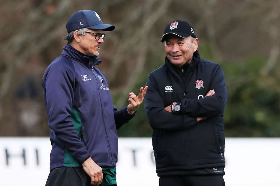 Kiss speaks with former England head coach Eddie Jones