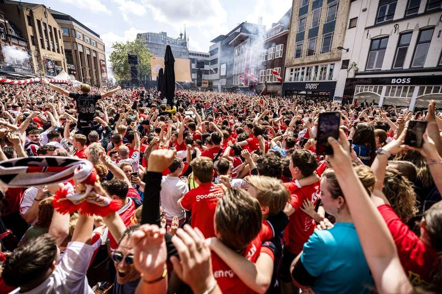 De gemeente Eindhoven verwacht maximaal 100.000 fans in het centrum van de stad