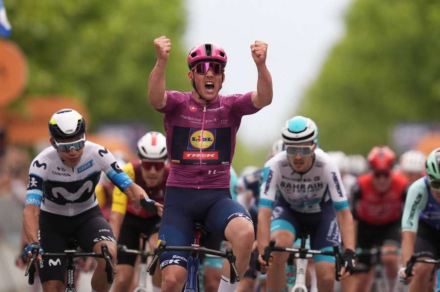 Pedersen zvíťazil v tretej etape Giro d'Italia.