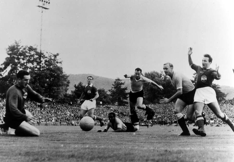 Oostenrijk versloeg Uruguay op 3 juli 1954 in de WK-troostfinale, vooralsnog de laatste knock-outzege voor Oostenrijk.