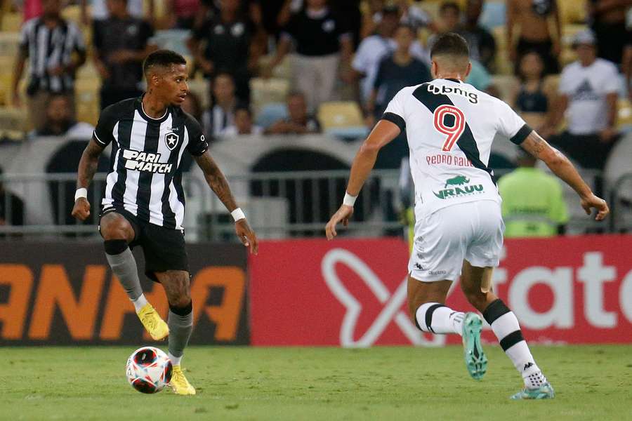 Tchê Tchê sabe que pouco podia ser feito com dois jogadores a menos